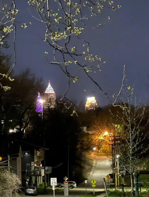Apartmán Trendy In Tremont, Cle Cleveland Exteriér fotografie