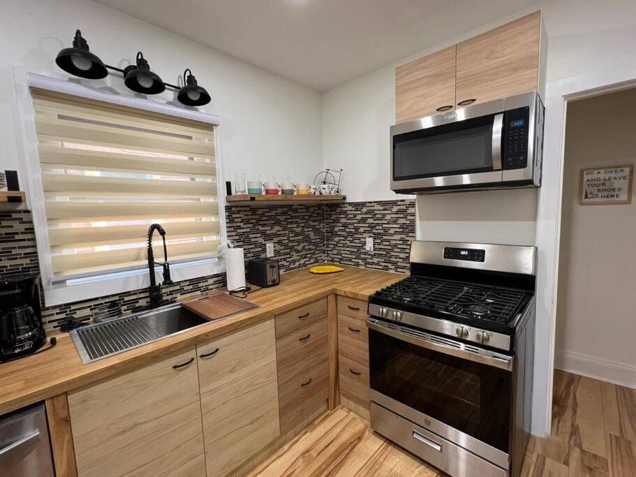 Apartmán Trendy In Tremont, Cle Cleveland Exteriér fotografie